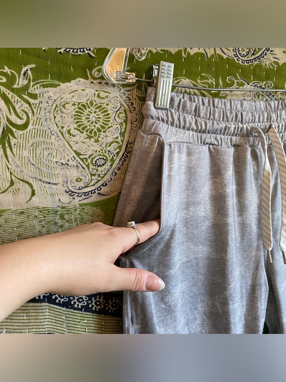 Vuori Gray Camouflage Performance DreamKnit Jogger Extra Extra Small Athleisure - Picture 8 of 15